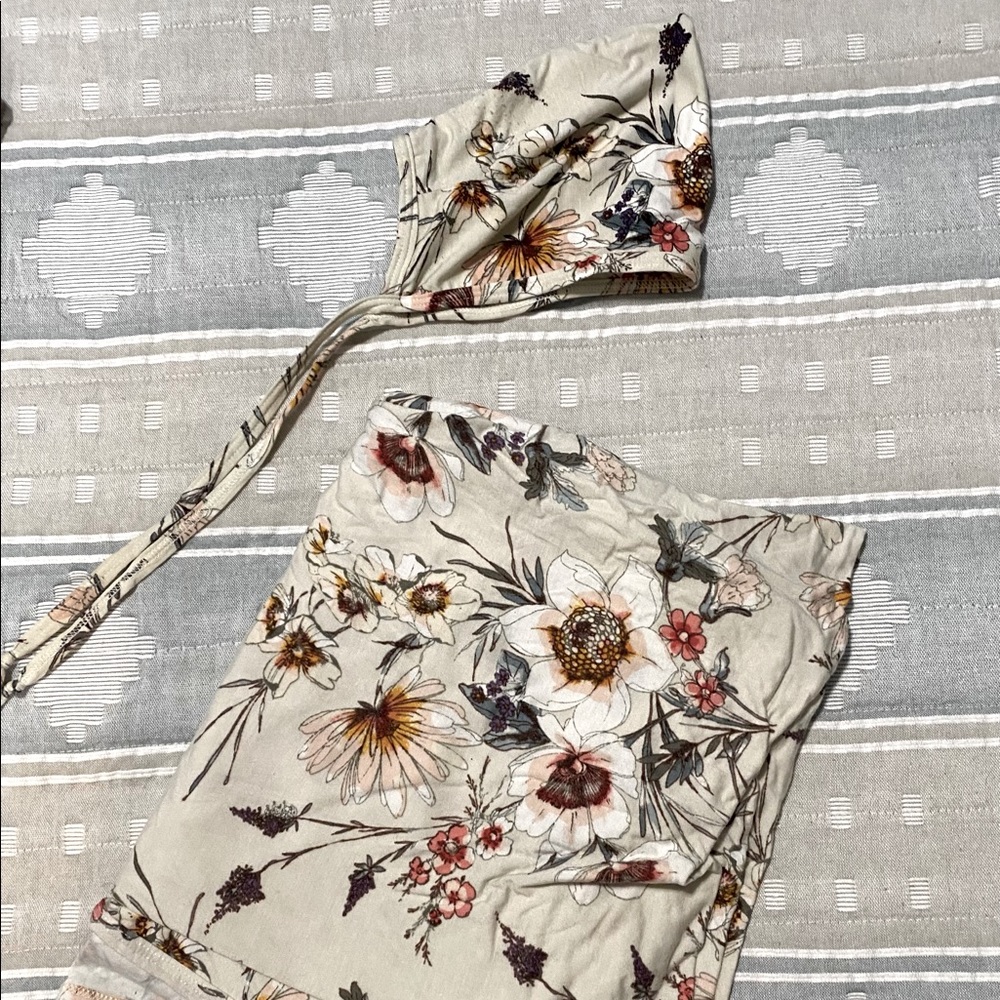 Lou Lou and company Arden swaddle and Bonnet 6-12